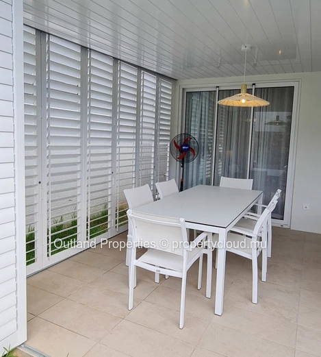 Modern 3 bedroom duplex in Tamarin
