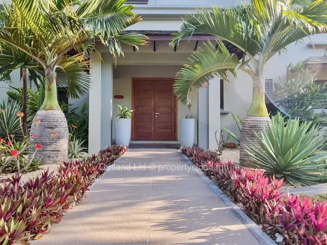 Villa contemporaine de luxe, sans vis-à-vis, proche de la nature à Rivière Noire