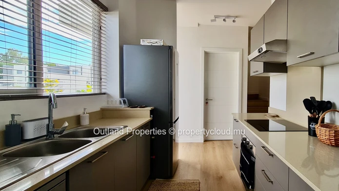 Modern 3 bedroom duplex in Tamarin