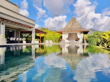 8 Bedroom Villa