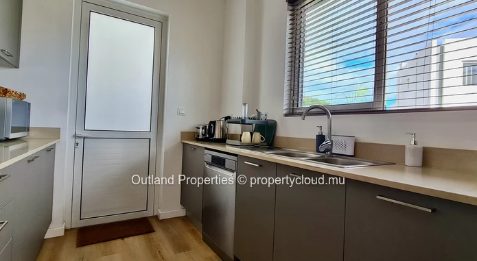 Modern 3 bedroom duplex in Tamarin