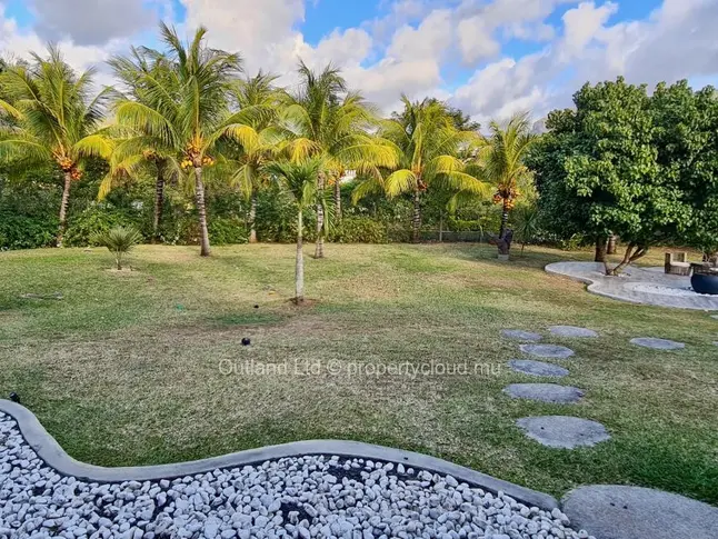 Villa contemporaine de luxe, sans vis-à-vis, proche de la nature à Rivière Noire