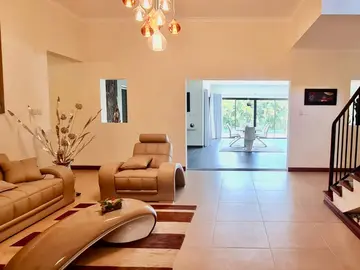 8 Bedroom Villa