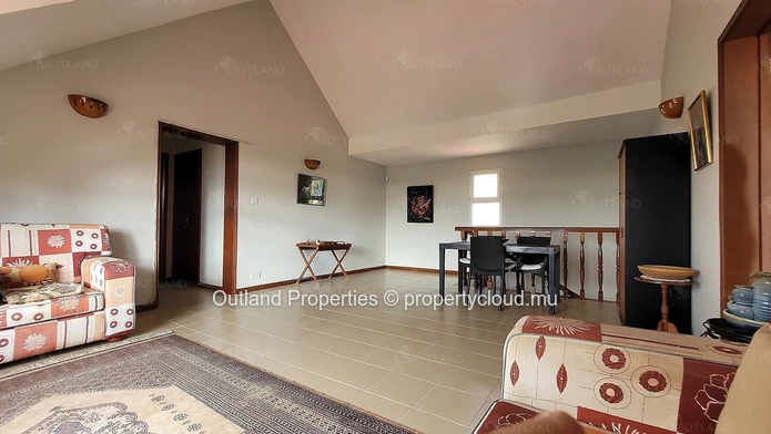 Spacious house with pool & large garden in Tamarin