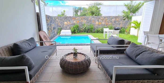Modern 3 bedroom duplex in Tamarin